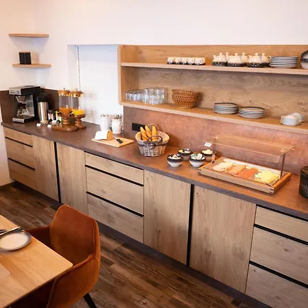 Landhaus-pension Pattis 住宿加早餐酒店 3*