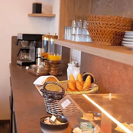 Landhaus-pension Pattis 住宿加早餐酒店 3*