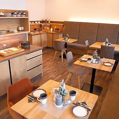 Landhaus-pension Pattis 住宿加早餐酒店
