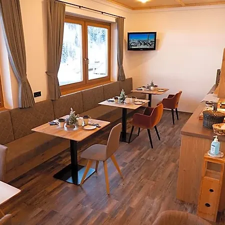 Landhaus-pension Pattis 住宿加早餐酒店